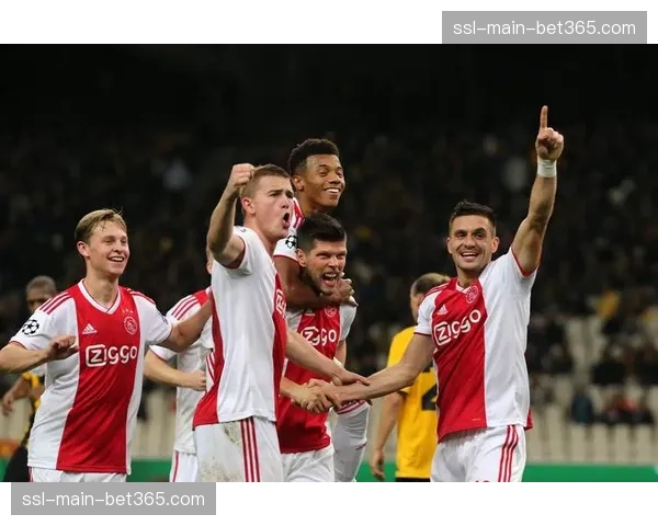 马德里竞技2-0完胜塞维利亚，格列兹瓦斯库尼亚分别进球